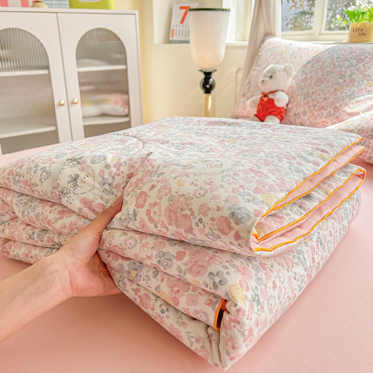 91家纺网 家纺一手货源 找家纺 富艺隆 2026新款A类水洗棉双层纱夏被空调被 皱皱纱夏凉被 幸运可爱兔