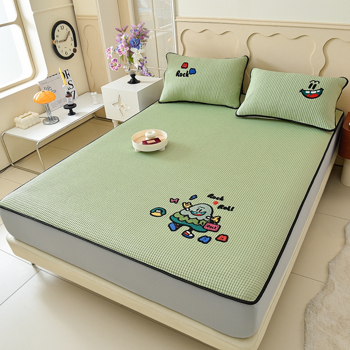 91家纺网 家纺一手货源 找家纺 炫拼家纺 2026新款A类凉豆豆华夫格卡通绣花床笠席 最靓的树