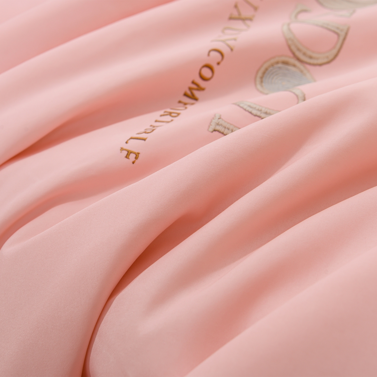 91家纺网 家纺一手货源 找家纺 预言家纺 2026新款水洗冰丝床笠款夏被四件套空调被跨境外贸床笠款 慕斯粉