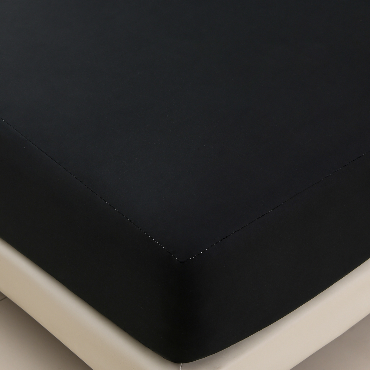 91家纺网 家纺一手货源 找家纺 预言家纺 2026新款水洗冰丝床笠款夏被四件套空调被跨境外贸床笠款 慕斯黑