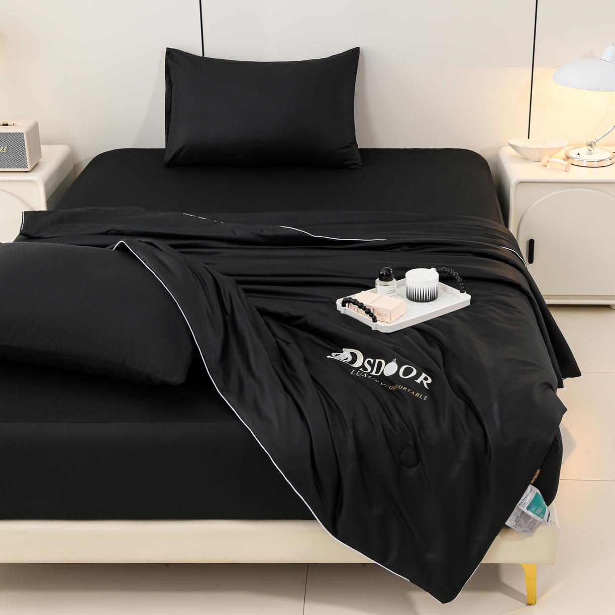 91家纺网 家纺一手货源 找家纺 预言家纺 2026新款水洗冰丝床笠款夏被四件套空调被跨境外贸床笠款 慕斯黑