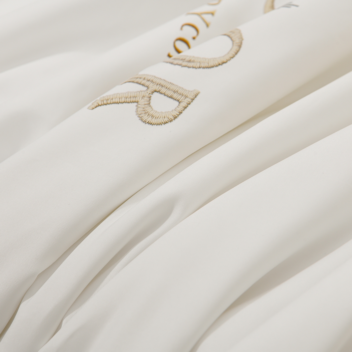 91家纺网 家纺一手货源 找家纺 预言家纺 2026新款水洗冰丝床笠款夏被四件套空调被跨境外贸床笠款 慕斯珍珠白