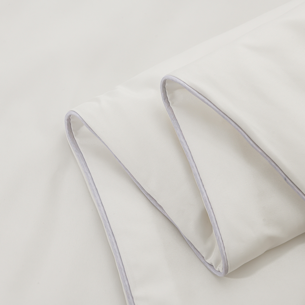 91家纺网 家纺一手货源 找家纺 预言家纺 2026新款水洗冰丝床笠款夏被四件套空调被跨境外贸床笠款 慕斯珍珠白