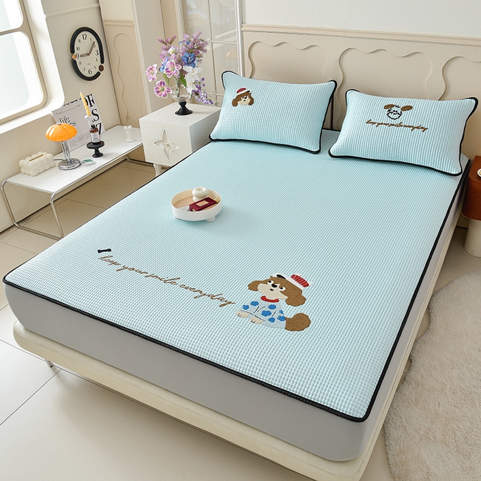 91家纺网 家纺一手货源 找家纺 炫拼家纺 2026新款A类凉豆豆华夫格卡通绣花床笠席 最奶的狗