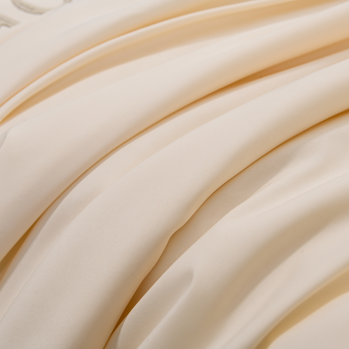 91家纺网 家纺一手货源 找家纺 预言家纺 2026新款水洗冰丝床笠款夏被四件套空调被跨境外贸床笠款 慕斯米白