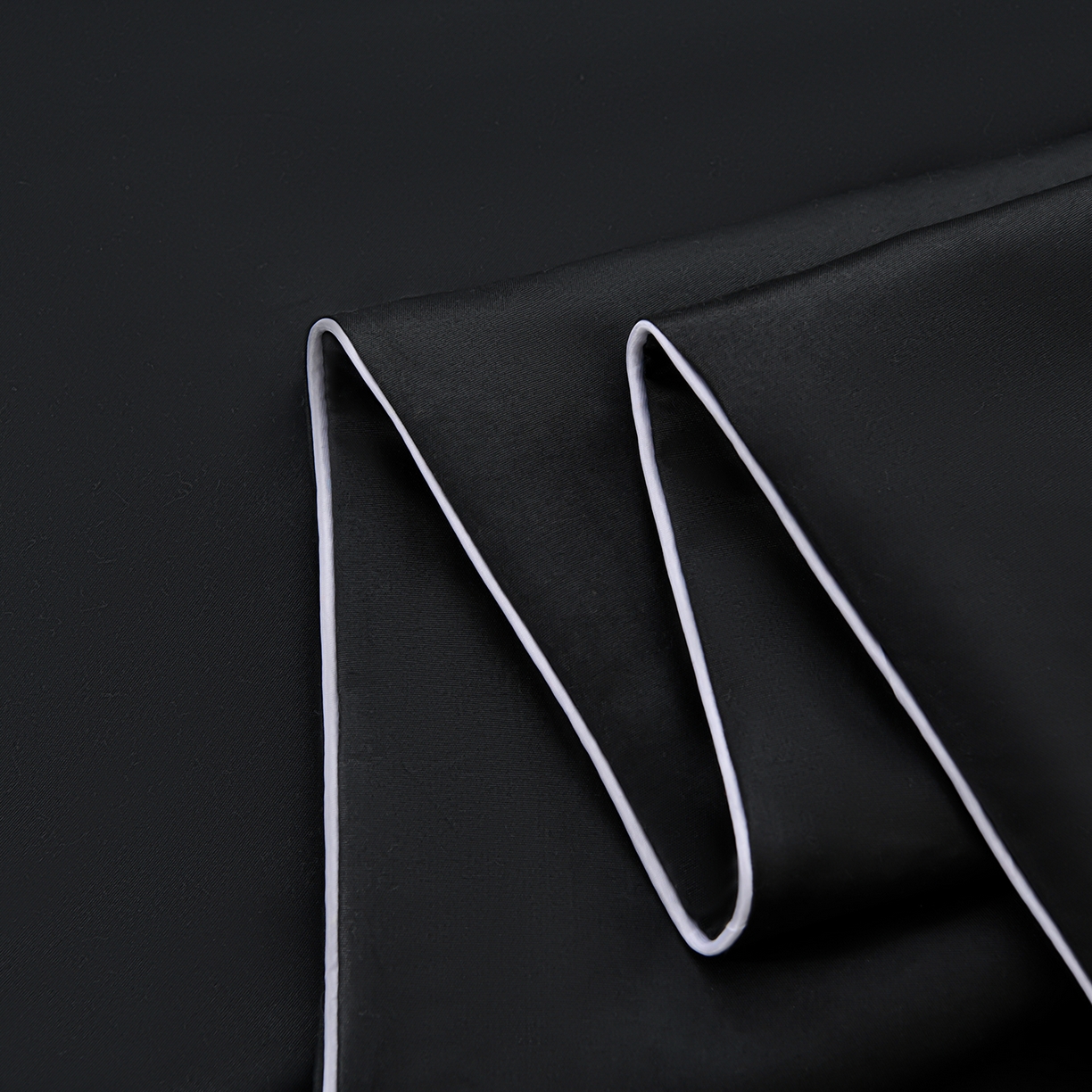 91家纺网 家纺一手货源 找家纺 预言家纺 2026新款水洗冰丝床笠款夏被四件套空调被跨境外贸床笠款 慕斯黑