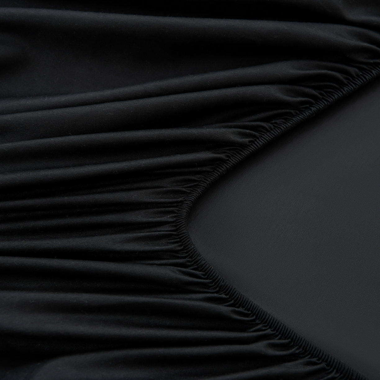 91家纺网 家纺一手货源 找家纺 预言家纺 2026新款水洗冰丝床笠款夏被四件套空调被跨境外贸床笠款 慕斯黑