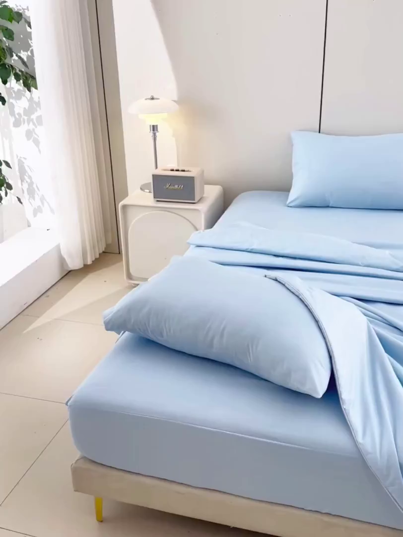 91家纺网 家纺一手货源 找家纺 预言家纺 2026新款水洗冰丝床笠款夏被四件套空调被跨境外贸床笠款 慕斯星空蓝