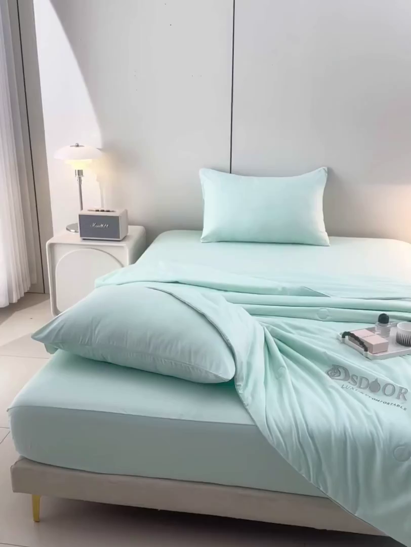 91家纺网 家纺一手货源 找家纺 预言家纺 2026新款水洗冰丝床笠款夏被四件套空调被跨境外贸床笠款 慕斯水绿
