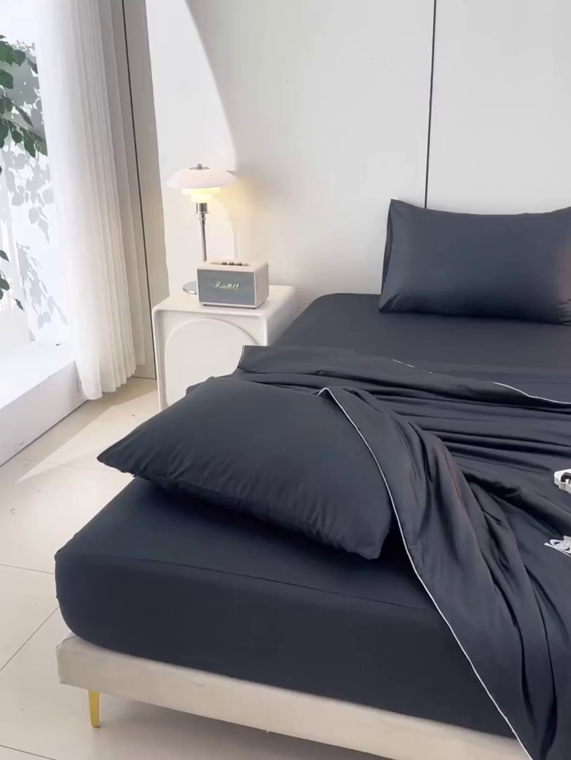 91家纺网 家纺一手货源 找家纺 预言家纺 2026新款水洗冰丝床笠款夏被四件套空调被跨境外贸床笠款 慕斯黑