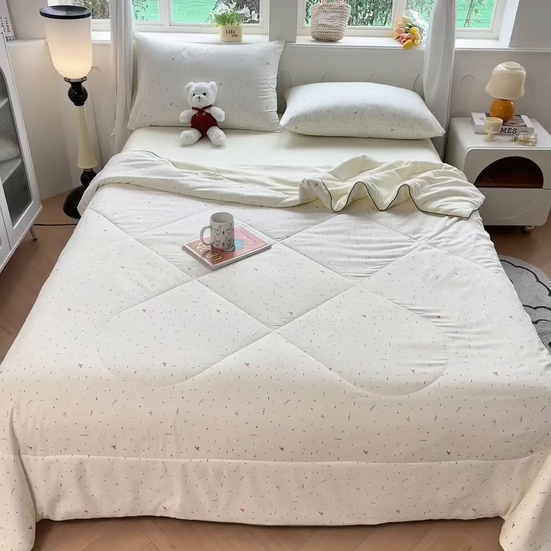 91家纺网 家纺一手货源 找家纺 富艺隆 2026新款A类水洗棉双层纱夏被空调被 皱皱纱夏凉被 芝士碎