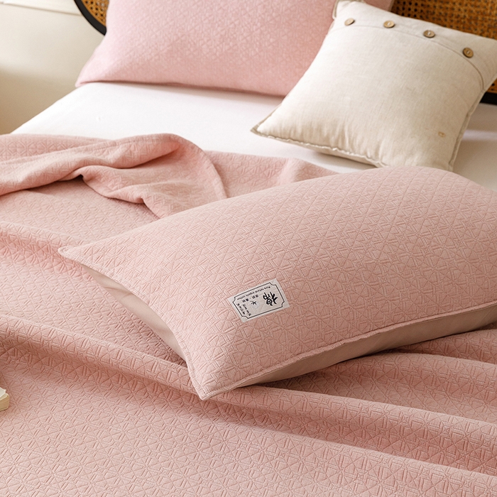 91家纺网 家纺一手货源 找家纺 悦然毛巾被 2026新款素色提花全棉三层纱盖毯毛巾被A类休闲毯 素野豆纱