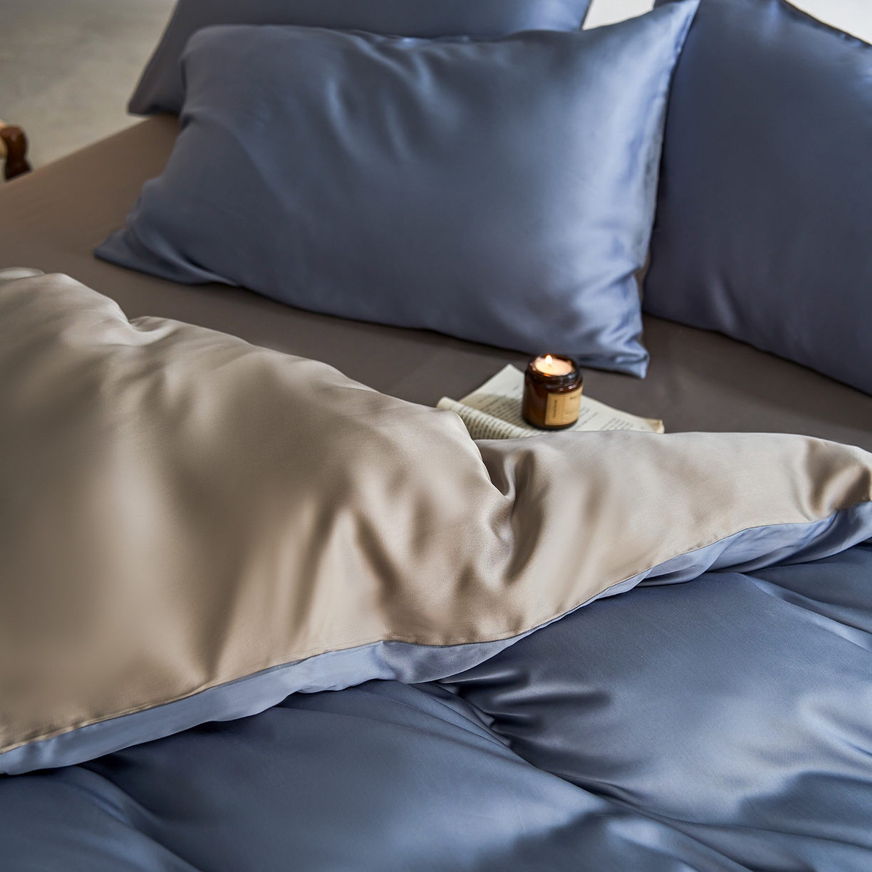 91家纺网 家纺一手货源 找家纺 轩和家居 2026新款60支奥地利兰精天丝四件套 劳伦蓝+伯爵灰