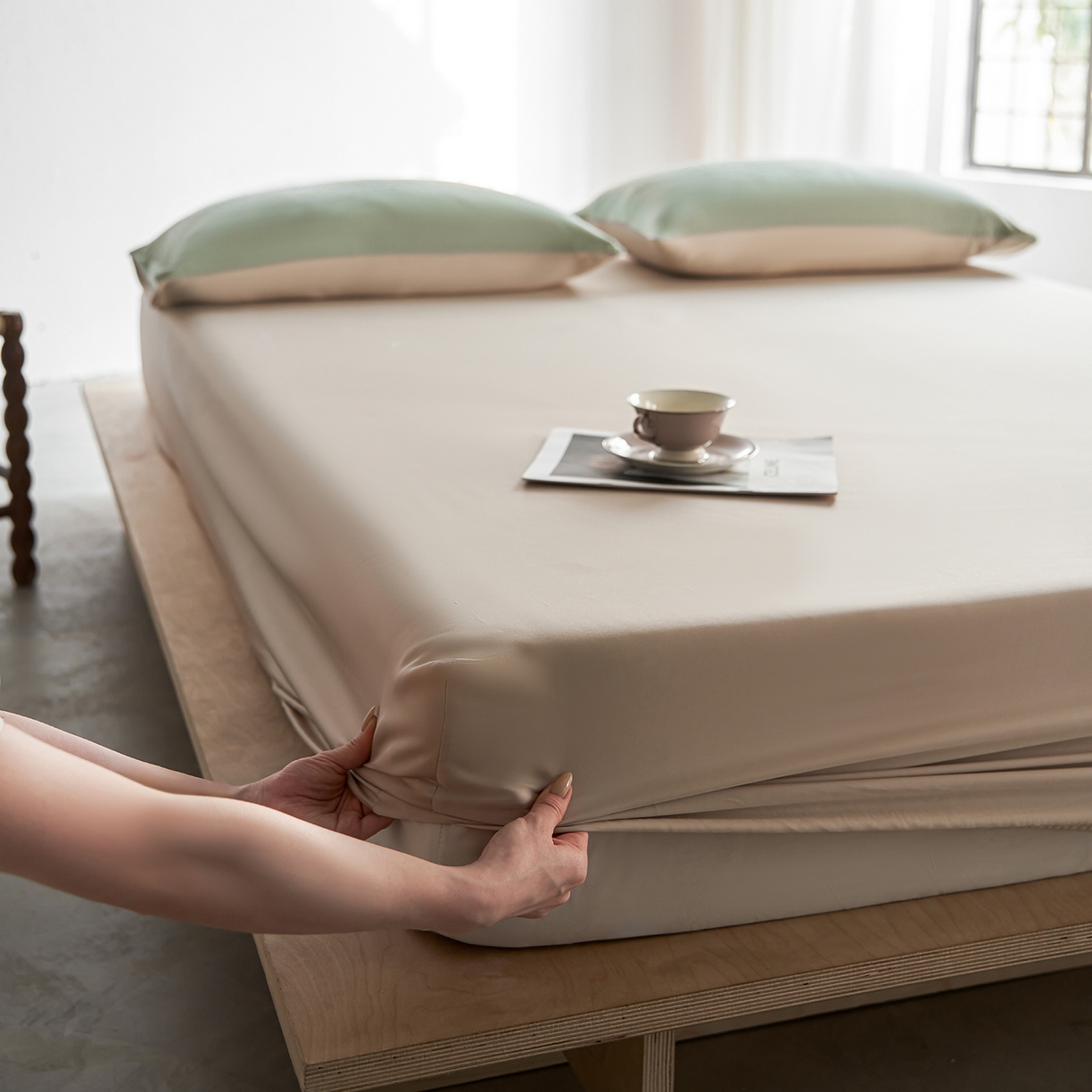 91家纺网 家纺一手货源 找家纺 轩和家居 2026新款60支奥地利兰精天丝四件套 春熙绿+铂光金