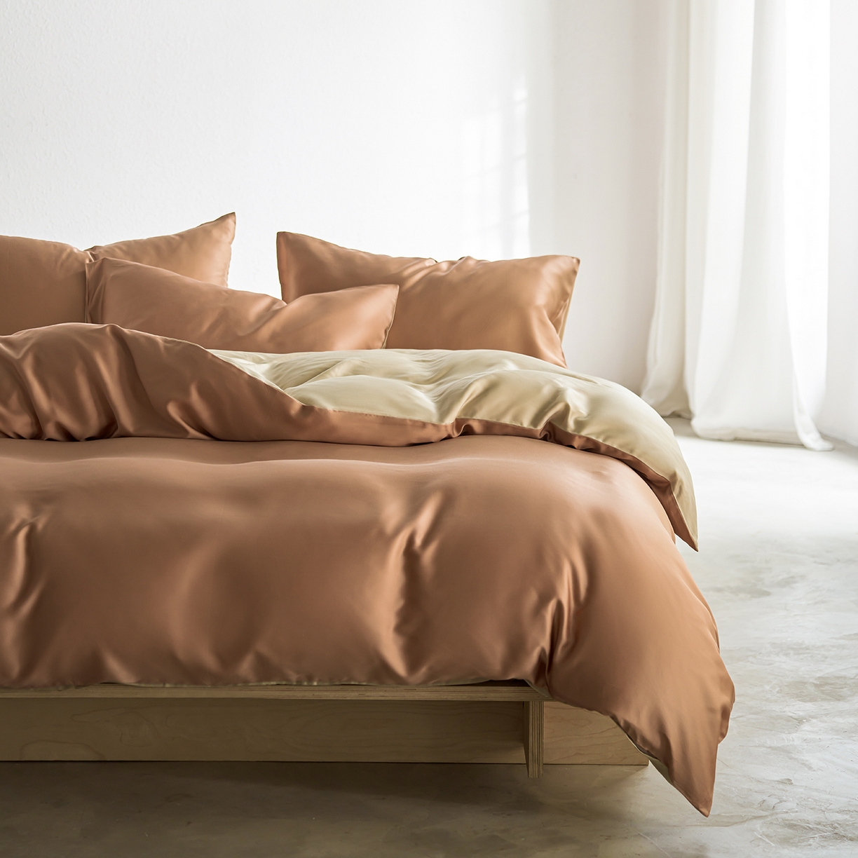 91家纺网 家纺一手货源 找家纺 轩和家居 2026新款60支奥地利兰精天丝四件套 拿铁咖+铂光金