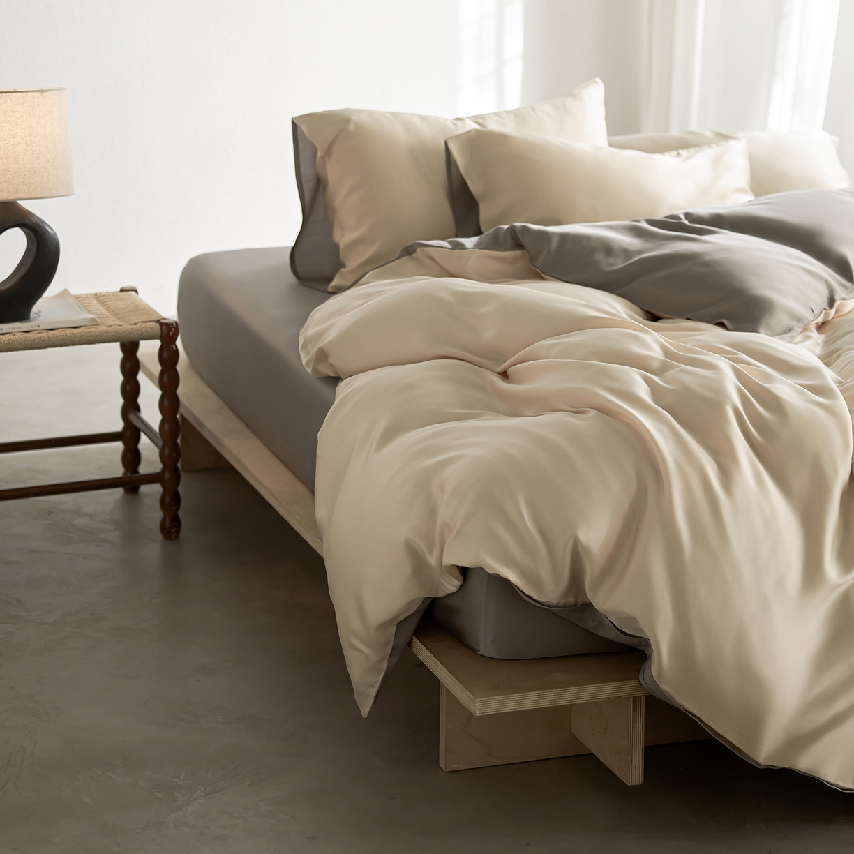 91家纺网 家纺一手货源 找家纺 轩和家居 2026新款60支奥地利兰精天丝四件套 奶酪黄+伯爵灰