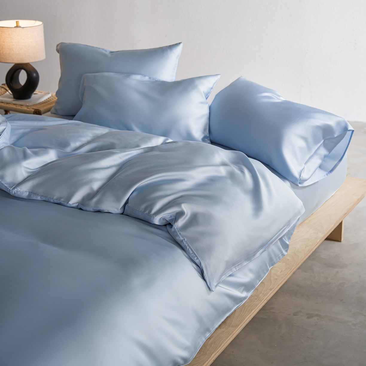 91家纺网 家纺一手货源 找家纺 轩和家居 2026新款60支奥地利兰精天丝四件套 夏日蓝