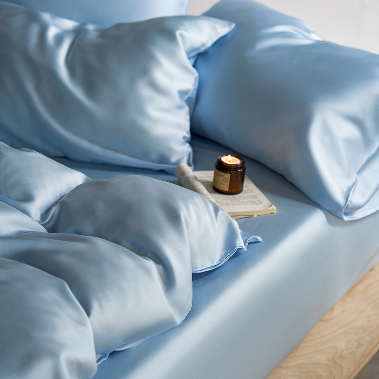 91家纺网 家纺一手货源 找家纺 轩和家居 2026新款60支奥地利兰精天丝四件套 夏日蓝