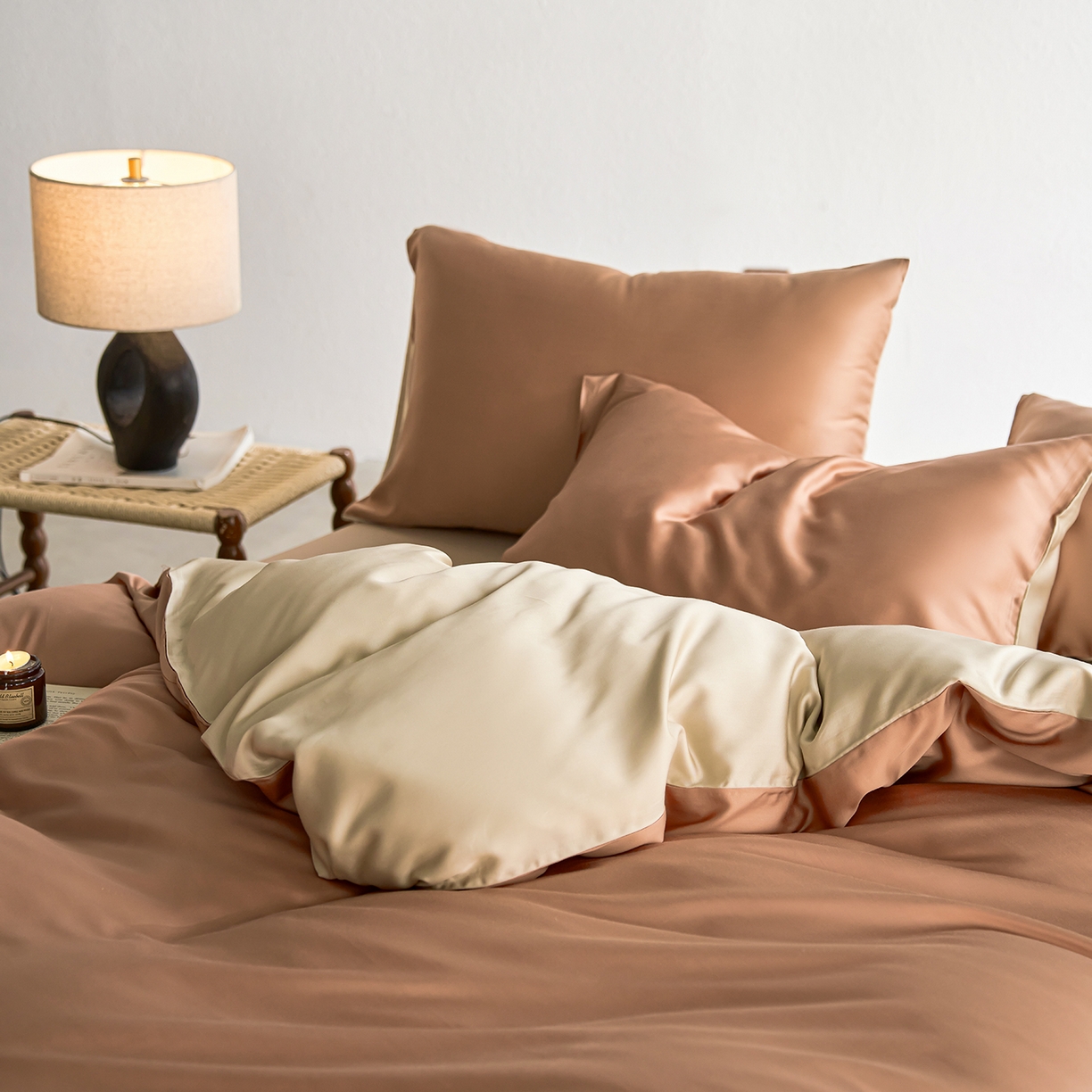 91家纺网 家纺一手货源 找家纺 轩和家居 2026新款60支奥地利兰精天丝四件套 拿铁咖+铂光金