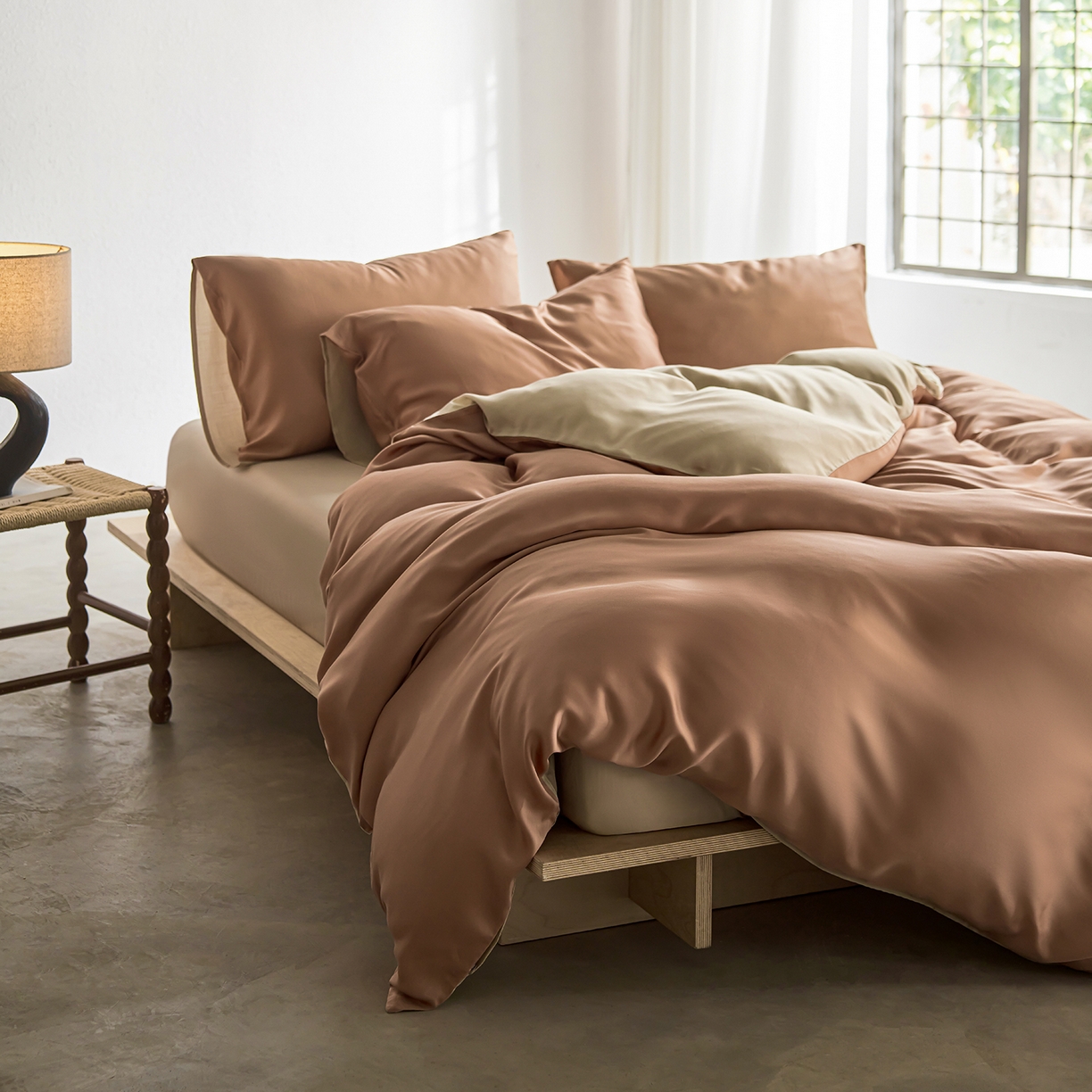 91家纺网 家纺一手货源 找家纺 轩和家居 2026新款60支奥地利兰精天丝四件套 拿铁咖+铂光金