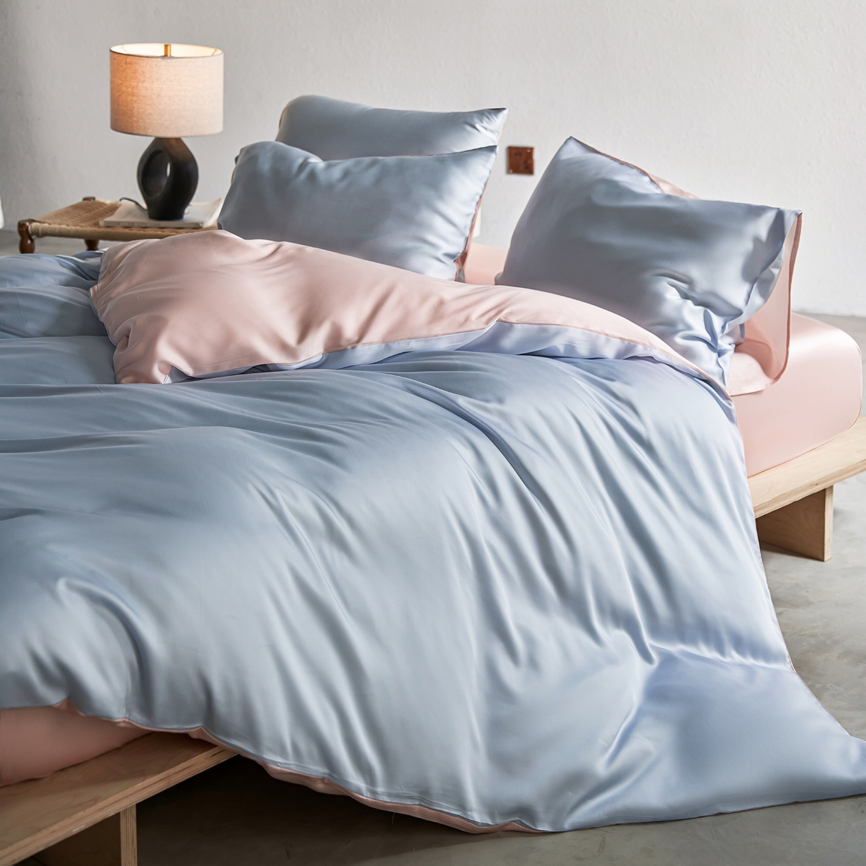 91家纺网 家纺一手货源 找家纺 轩和家居 2026新款60支奥地利兰精天丝四件套 夏日蓝+告白粉