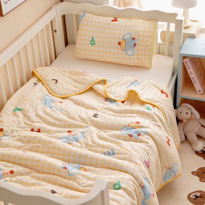 91家纺网 家纺一手货源 找家纺 鱼宝 2026春夏新款儿童针织棉夏被夏凉被空调被 格子小象