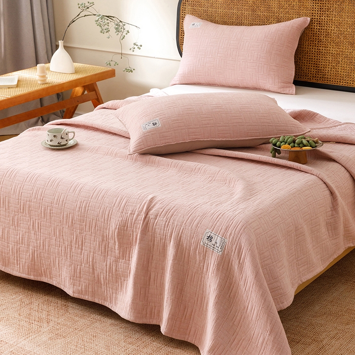 91家纺网 家纺一手货源 找家纺 悦然毛巾被 2026新款素色提花全棉三层纱盖毯毛巾被A类休闲毯 原织豆纱