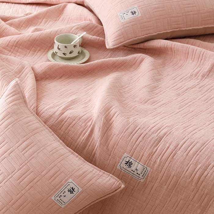 91家纺网 家纺一手货源 找家纺 悦然毛巾被 2026新款素色提花全棉三层纱盖毯毛巾被A类休闲毯 原织豆纱