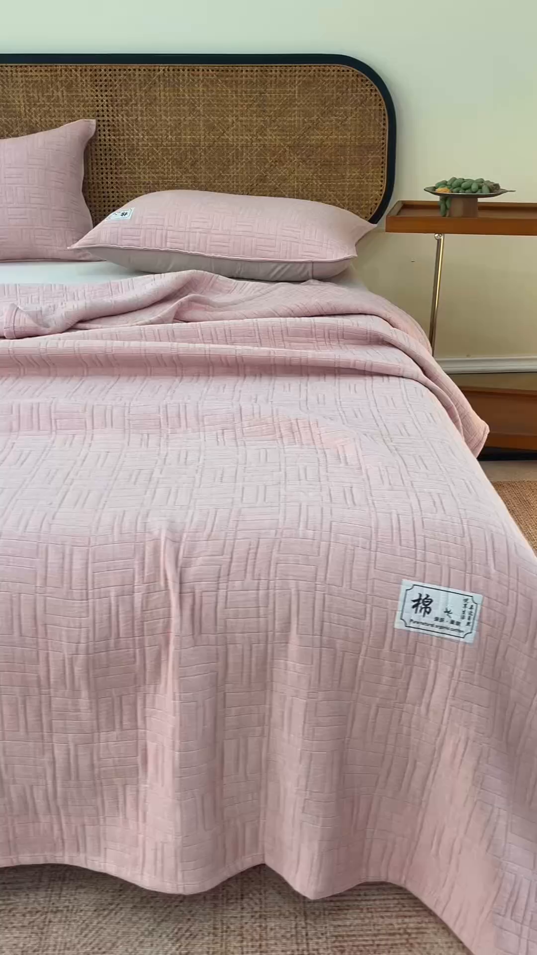 91家纺网 家纺一手货源 找家纺 悦然毛巾被 2026新款素色提花全棉三层纱盖毯毛巾被A类休闲毯 原织豆纱