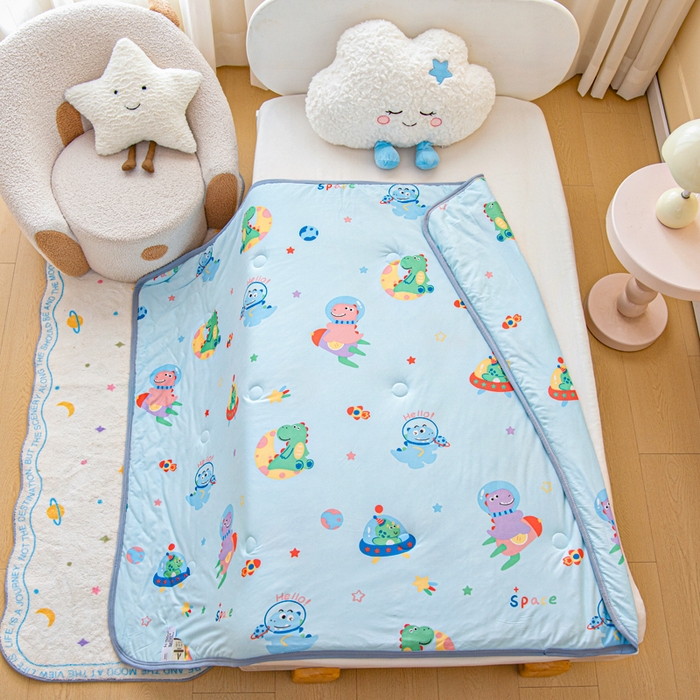 91家纺网 家纺一手货源 找家纺 鱼宝 2026春夏新款儿童针织棉夏被夏凉被空调被 快乐恐龙