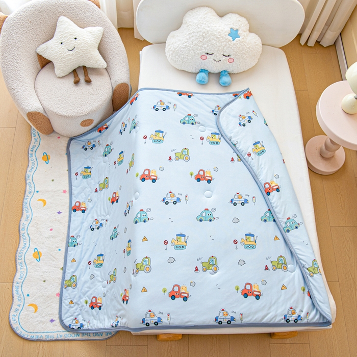 91家纺网 家纺一手货源 找家纺 鱼宝 2026春夏新款儿童针织棉夏被夏凉被空调被 汽车总动员