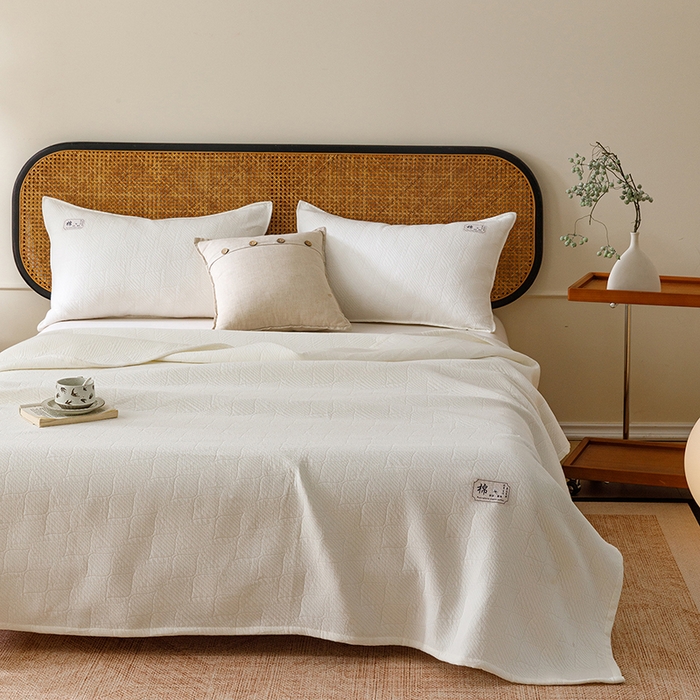 91家纺网 家纺一手货源 找家纺 悦然毛巾被 2026新款素色提花全棉三层纱盖毯毛巾被A类休闲毯 云织棉白