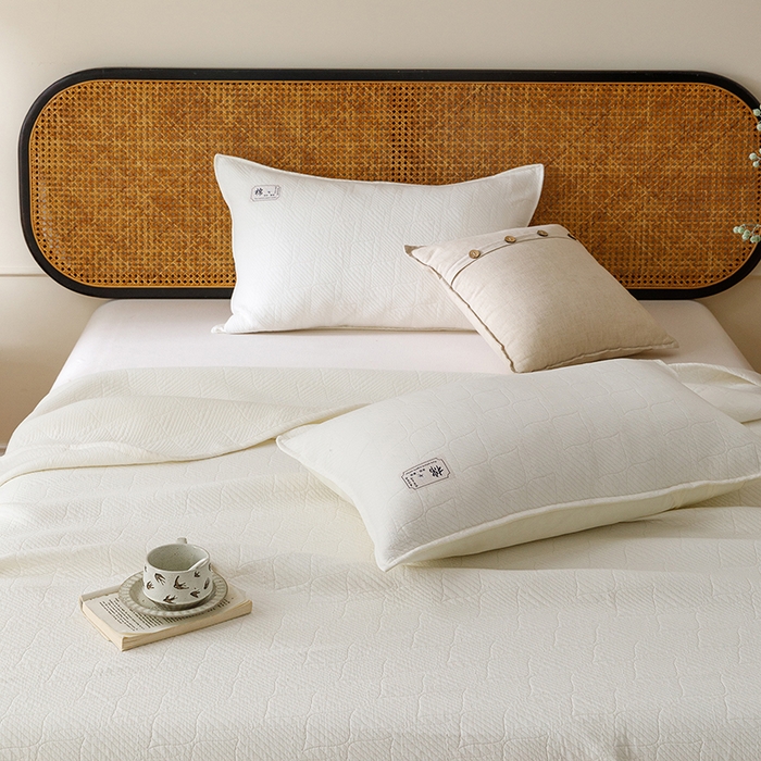 91家纺网 家纺一手货源 找家纺 悦然毛巾被 2026新款素色提花全棉三层纱盖毯毛巾被A类休闲毯 云织棉白