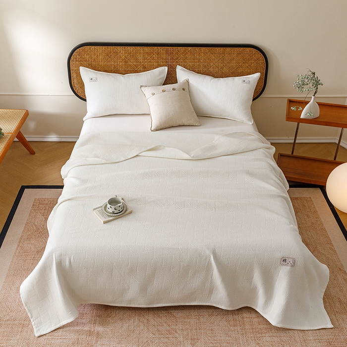 91家纺网 家纺一手货源 找家纺 悦然毛巾被 2026新款素色提花全棉三层纱盖毯毛巾被A类休闲毯 云织棉白