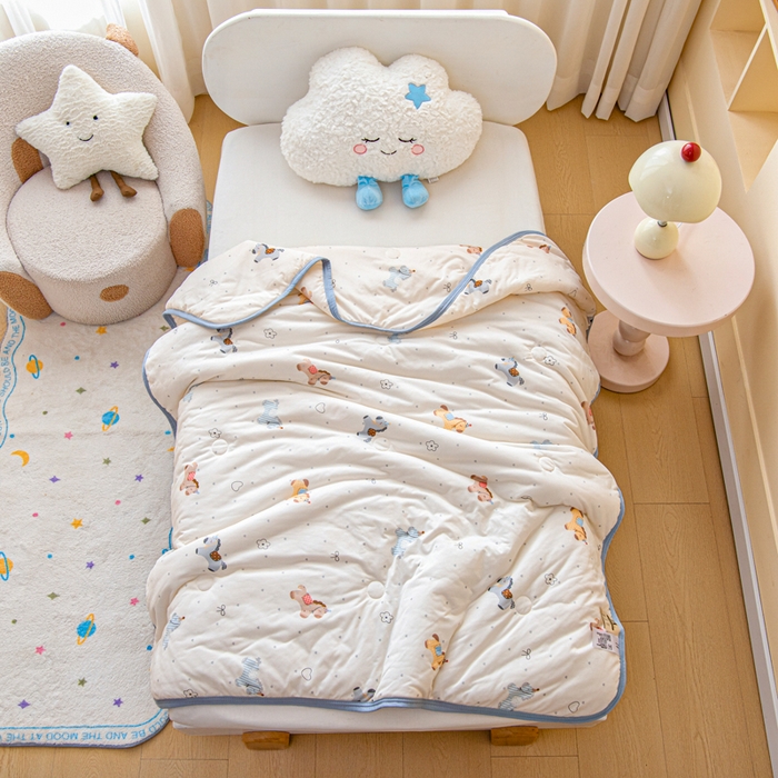 91家纺网 家纺一手货源 找家纺 鱼宝 2026春夏新款儿童针织棉夏被夏凉被空调被 小飞马