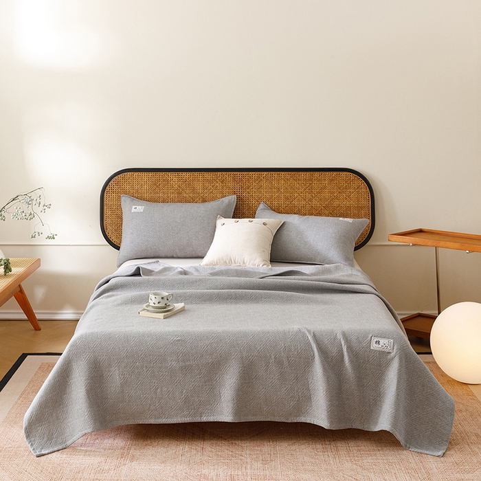 91家纺网 家纺一手货源 找家纺 悦然毛巾被 2026新款素色提花全棉三层纱盖毯毛巾被A类休闲毯 云织棉灰