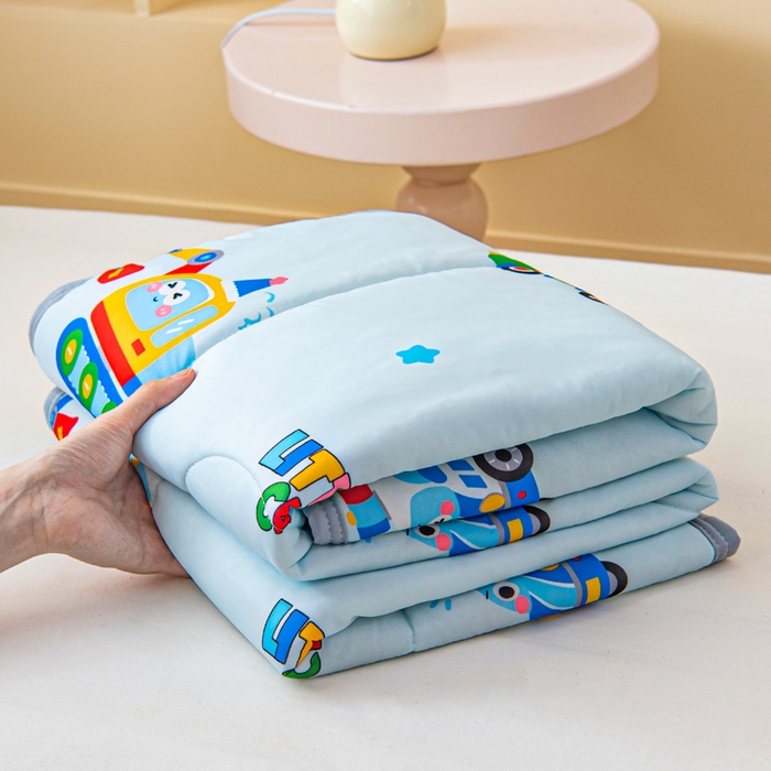 91家纺网 家纺一手货源 找家纺 鱼宝 2026春夏新款数码印花儿童凉感丝夏被夏凉被空调被 超级警车