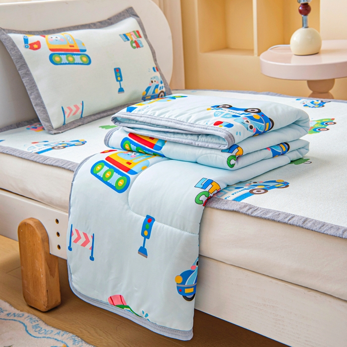 91家纺网 家纺一手货源 找家纺 鱼宝 2026春夏新款数码印花儿童凉感丝夏被夏凉被空调被 超级警车