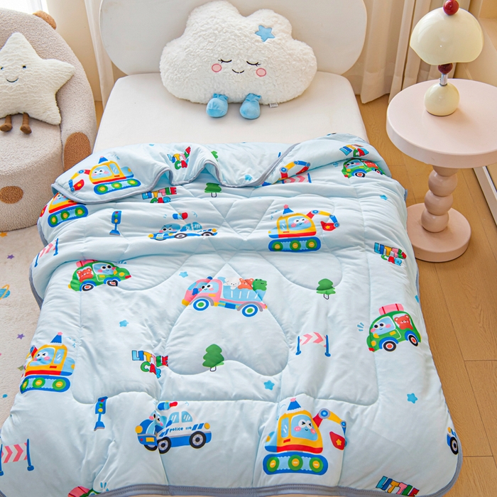 91家纺网 家纺一手货源 找家纺 鱼宝 2026春夏新款数码印花儿童凉感丝夏被夏凉被空调被 超级警车