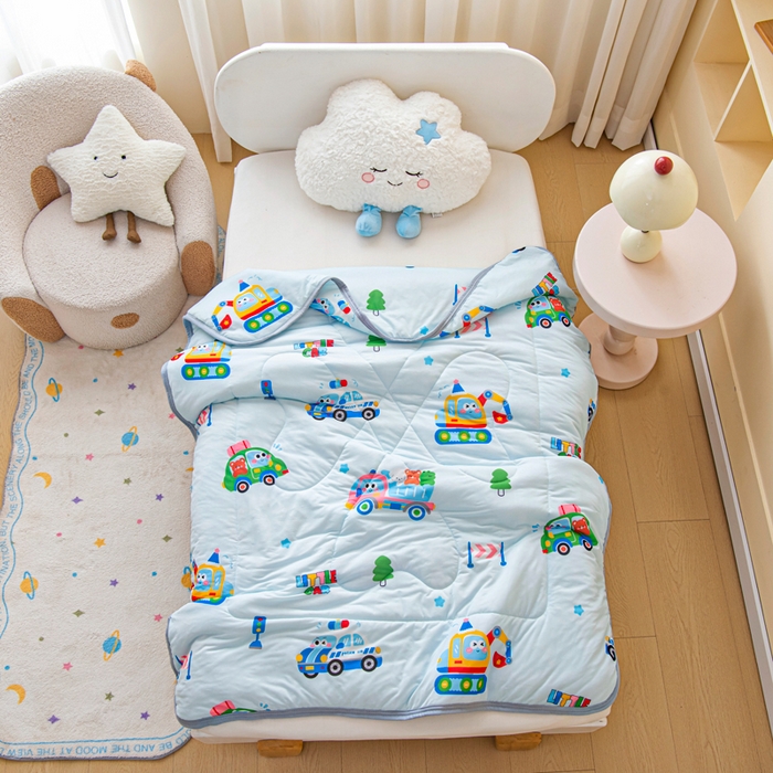 91家纺网 家纺一手货源 找家纺 鱼宝 2026春夏新款数码印花儿童凉感丝夏被夏凉被空调被 超级警车