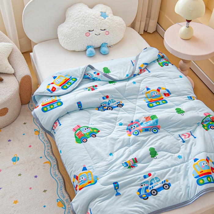 91家纺网 家纺一手货源 找家纺 鱼宝 2026春夏新款数码印花儿童凉感丝夏被夏凉被空调被 超级警车