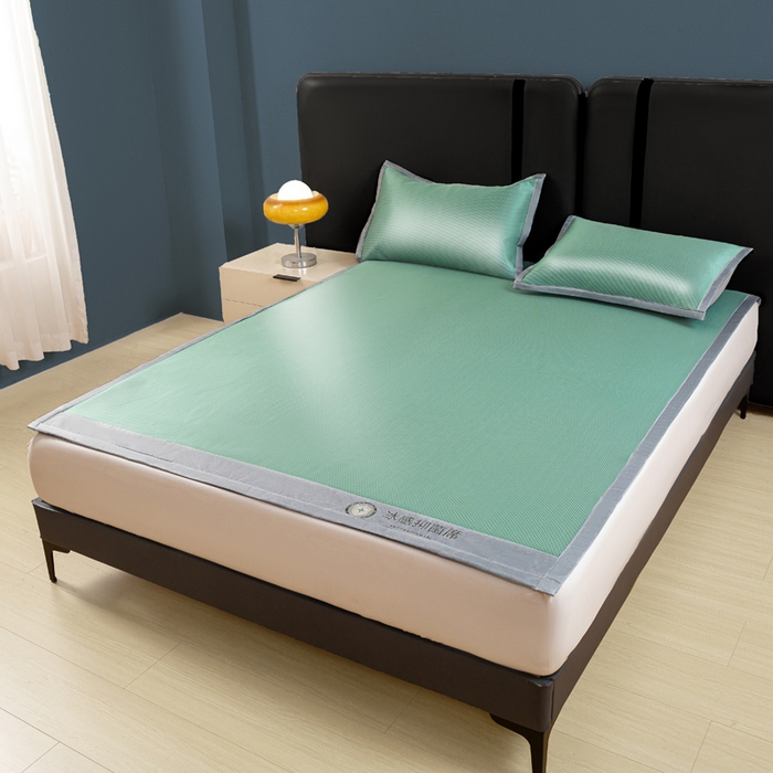 91家纺网 家纺一手货源 找家纺 乐窝家纺仓储 2026新款A类抗菌碳光冰丝席冰藤席床笠款加厚三明治复合凉席三件套学生宿舍两件套 水绿-床席款