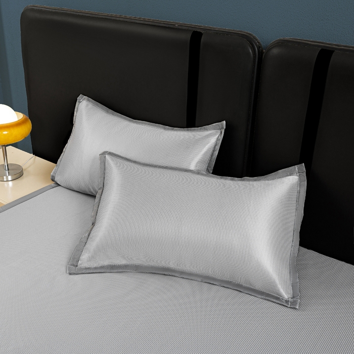 91家纺网 家纺一手货源 找家纺 乐窝家纺仓储 2026新款A类抗菌碳光冰丝席冰藤席床笠款加厚三明治复合凉席三件套学生宿舍两件套 银灰-床席款