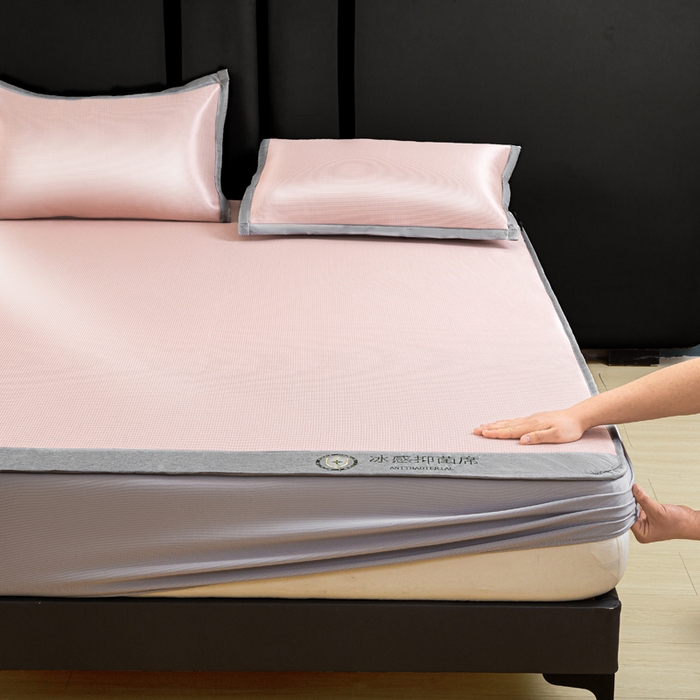 91家纺网 家纺一手货源 找家纺 乐窝家纺仓储 2026新款A类抗菌碳光冰丝席冰藤席床笠款加厚三明治复合凉席三件套学生宿舍两件套 浅粉-床笠款