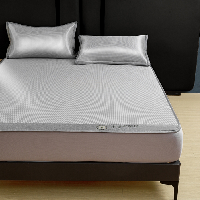 91家纺网 家纺一手货源 找家纺 乐窝家纺仓储 2026新款A类抗菌碳光冰丝席冰藤席床笠款加厚三明治复合凉席三件套学生宿舍两件套 银灰-床笠款