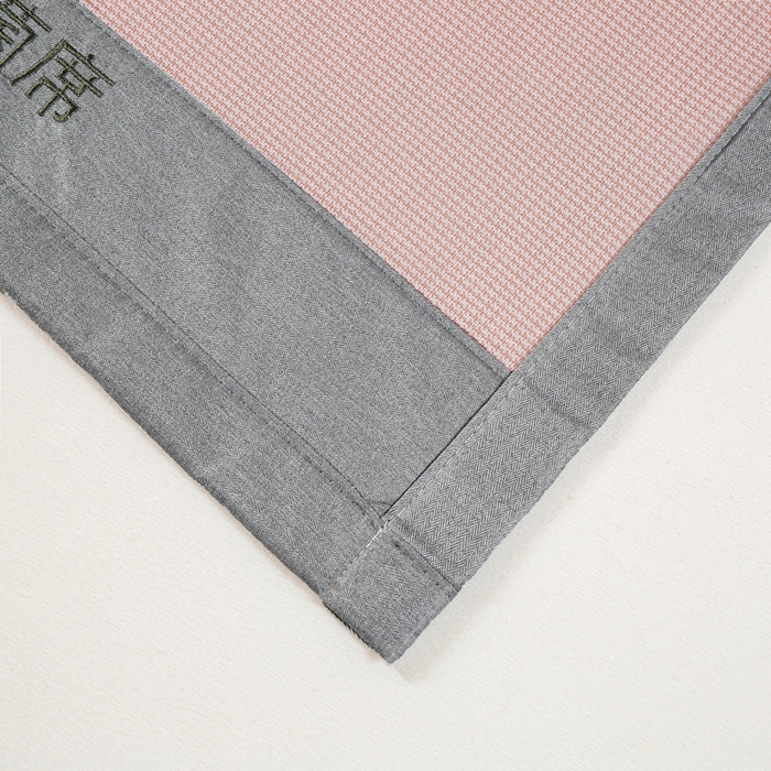 91家纺网 家纺一手货源 找家纺 乐窝家纺仓储 2026新款A类抗菌碳光冰丝席冰藤席床笠款加厚三明治复合凉席三件套学生宿舍两件套 浅粉-床席款