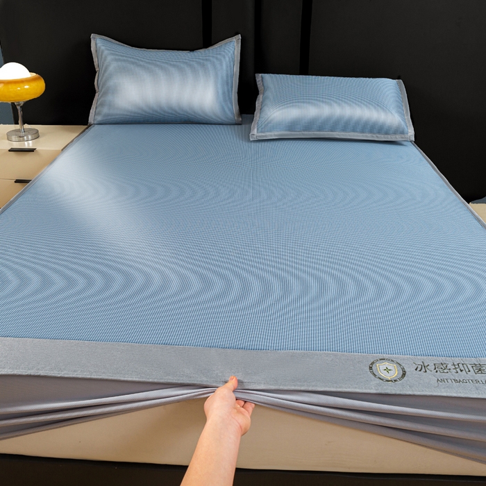 91家纺网 家纺一手货源 找家纺 乐窝家纺仓储 2026新款A类抗菌碳光冰丝席冰藤席床笠款加厚三明治复合凉席三件套学生宿舍两件套 天蓝-床笠款