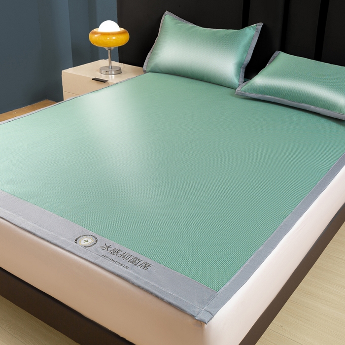 91家纺网 家纺一手货源 找家纺 乐窝家纺仓储 2026新款A类抗菌碳光冰丝席冰藤席床笠款加厚三明治复合凉席三件套学生宿舍两件套 水绿-床席款