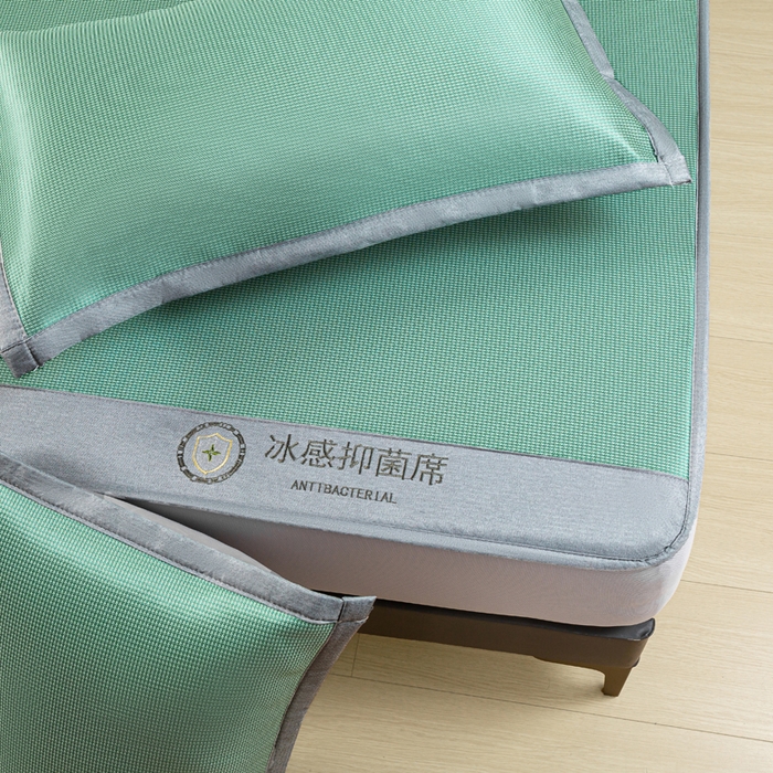 91家纺网 家纺一手货源 找家纺 乐窝家纺仓储 2026新款A类抗菌碳光冰丝席冰藤席床笠款加厚三明治复合凉席三件套学生宿舍两件套 水绿-床笠款