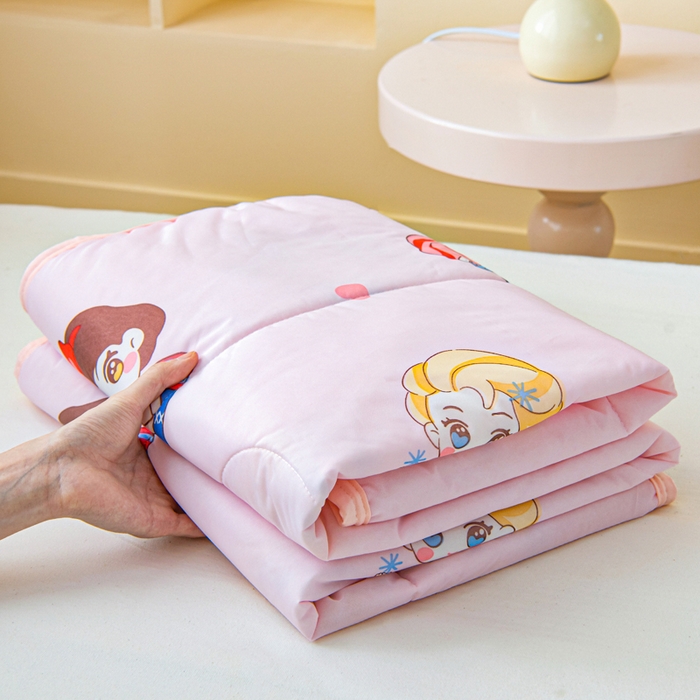 91家纺网 家纺一手货源 找家纺 鱼宝 2026春夏新款数码印花儿童凉感丝夏被夏凉被空调被 公主梦